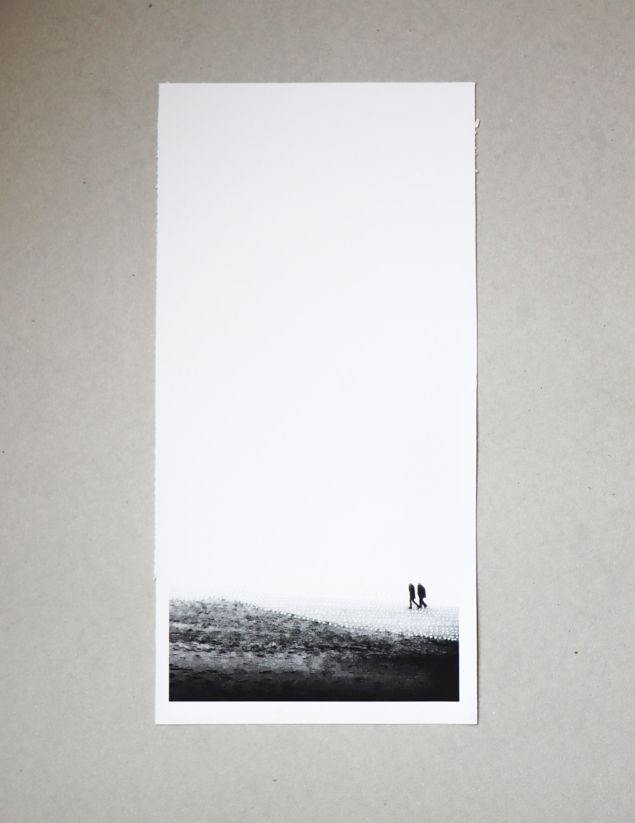 A deux. Techniques mixtes photographie tirage fine art noir et blanc signé Emma Daum